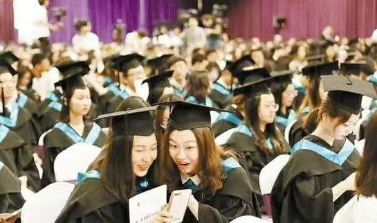 香港留學申請比內地的優勢在哪里呢？