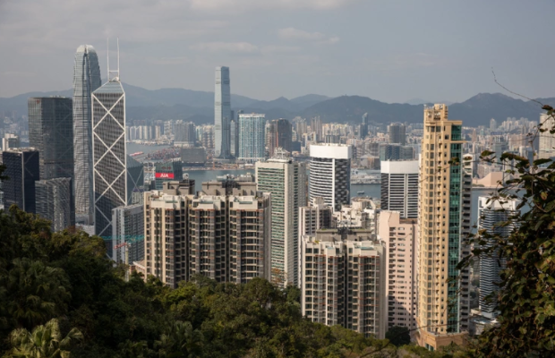 香港每年移民人數是多少（香港去年凈移出人口3.98萬）